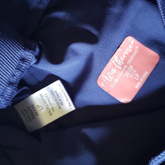 Ava Therese By Zavate 6-Pocket Cargo Jogger Stretch Scrub Pants in Navy - Picture 3 of 11